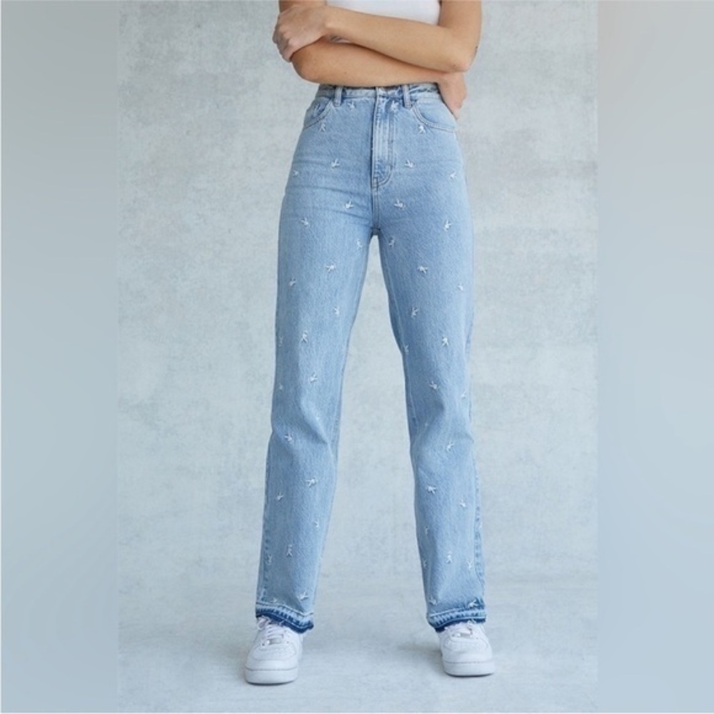 PacSun x Playboy Raining Bunnies Embroidered 90s Boyfriend Jeans Size 26